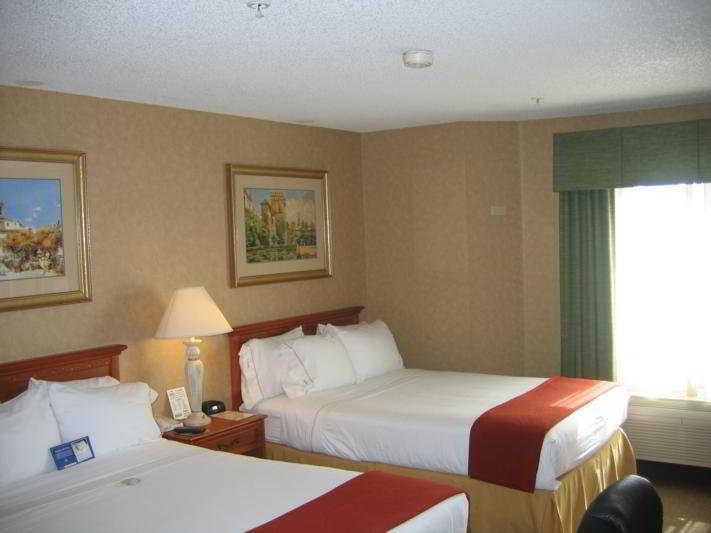 Baymont By Wyndham Barstow Historic Route 66 Hotel Room photo